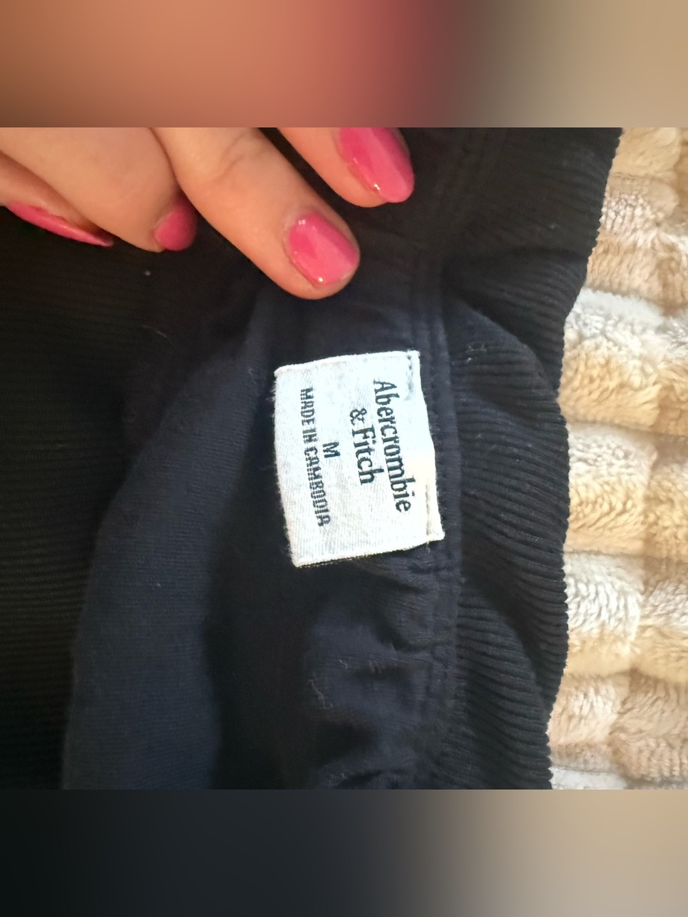 Abercrombie & Fitch Powdered Rib Side-Button Tube Top - black - Picture 6 of 6